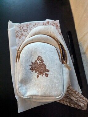 Crossbody backpack White & Brown PU Leather NEW!